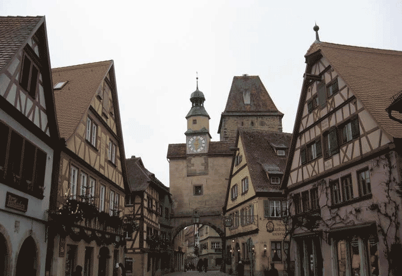 پاورپوینت معماری شهرهای قرون وسطی