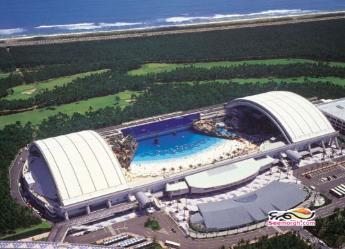 استخر روباز در داخل يك مجموعه ورزشی